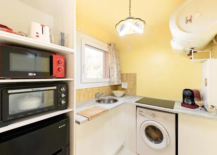 Boulouris Apartment *